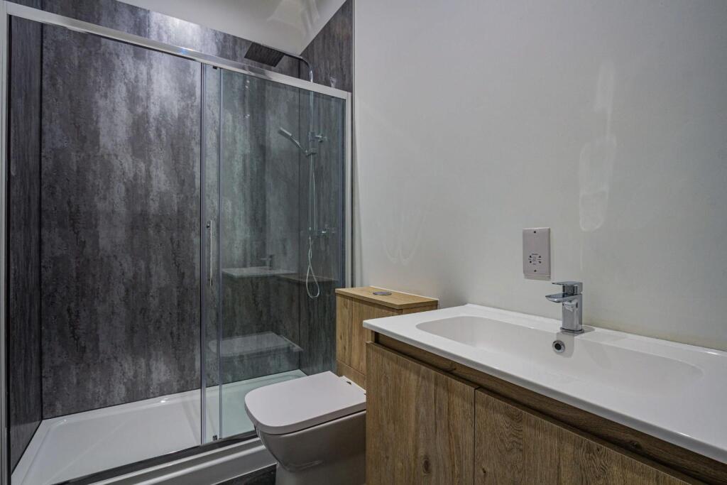 Apartment in Caerphilly, Denscombe, St Martins - View 5