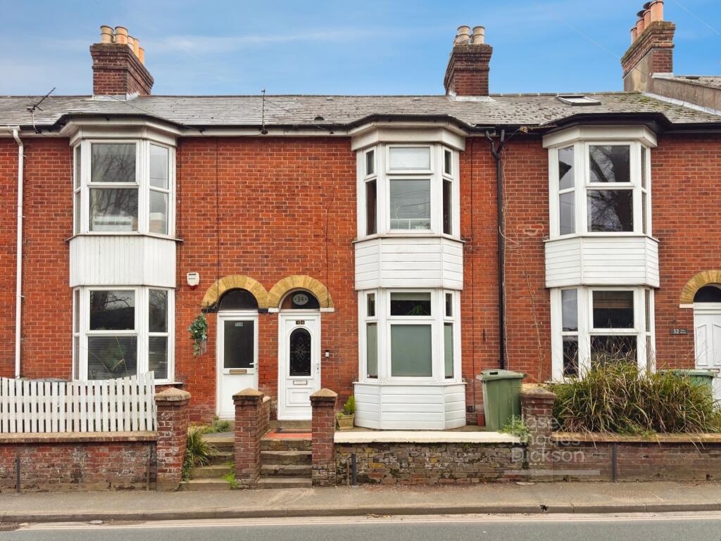 2-bed terraced on Fairlee Road, Newport, Isle of Wight, £195,000