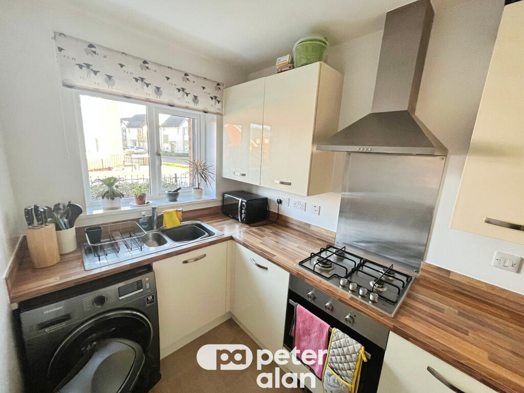 House in Newport - View 3