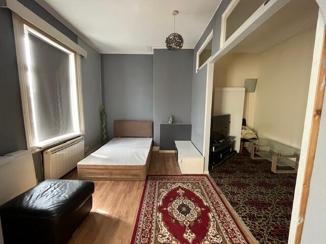 Apartment in Wirral, Liverpool City Region - View 4