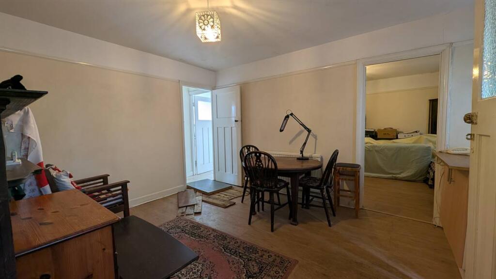 14, Ridgeway Cliff, Herne Bay photo 3
