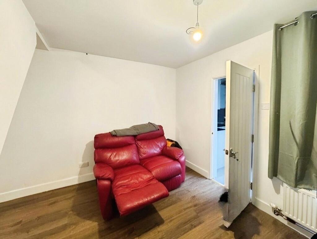 House in Canterbury - View 4