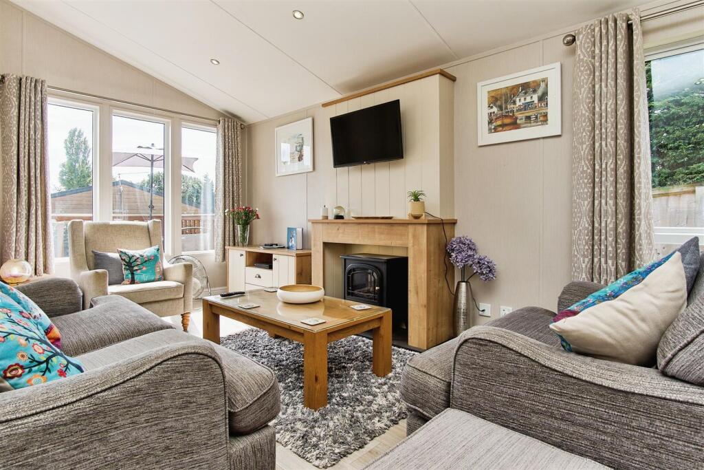 House in Portsmouth - More