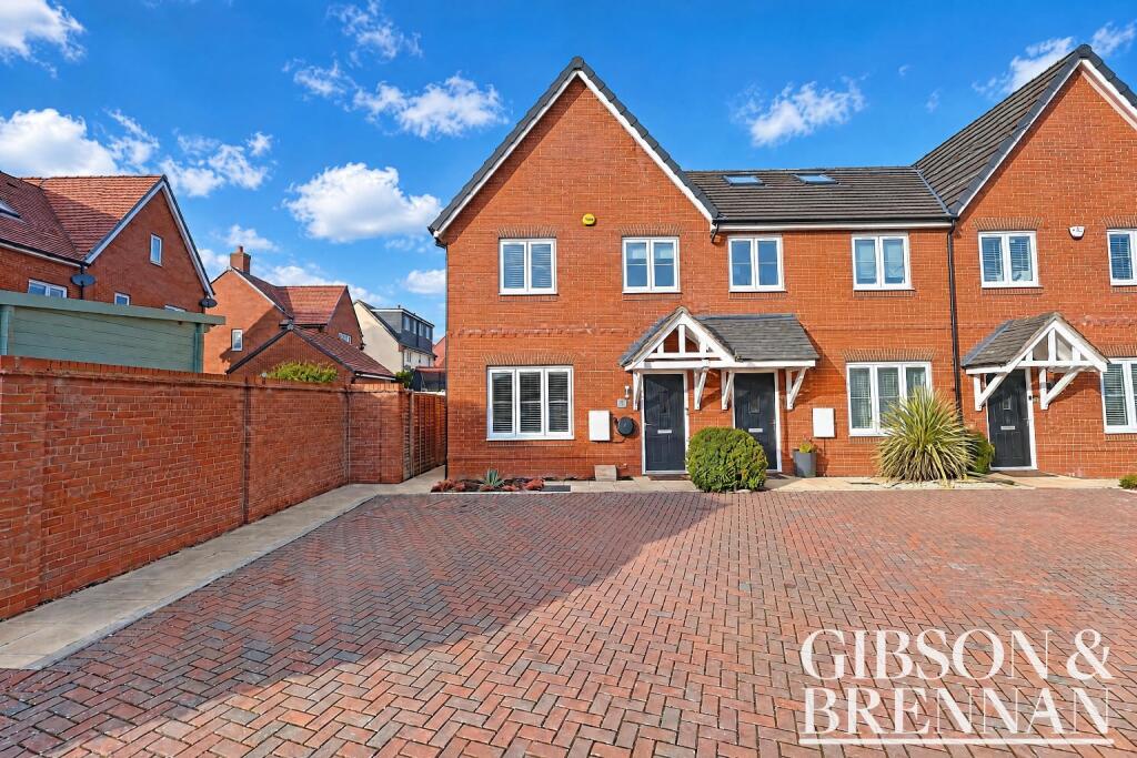 3-bed terraced on Abingdon Close, Laindon, £425,000