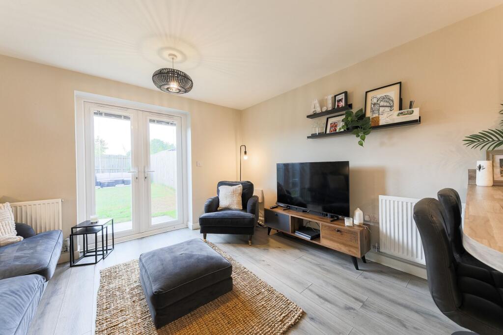 Moor Edge Drive, East Benton Rise, NE28 photo 2