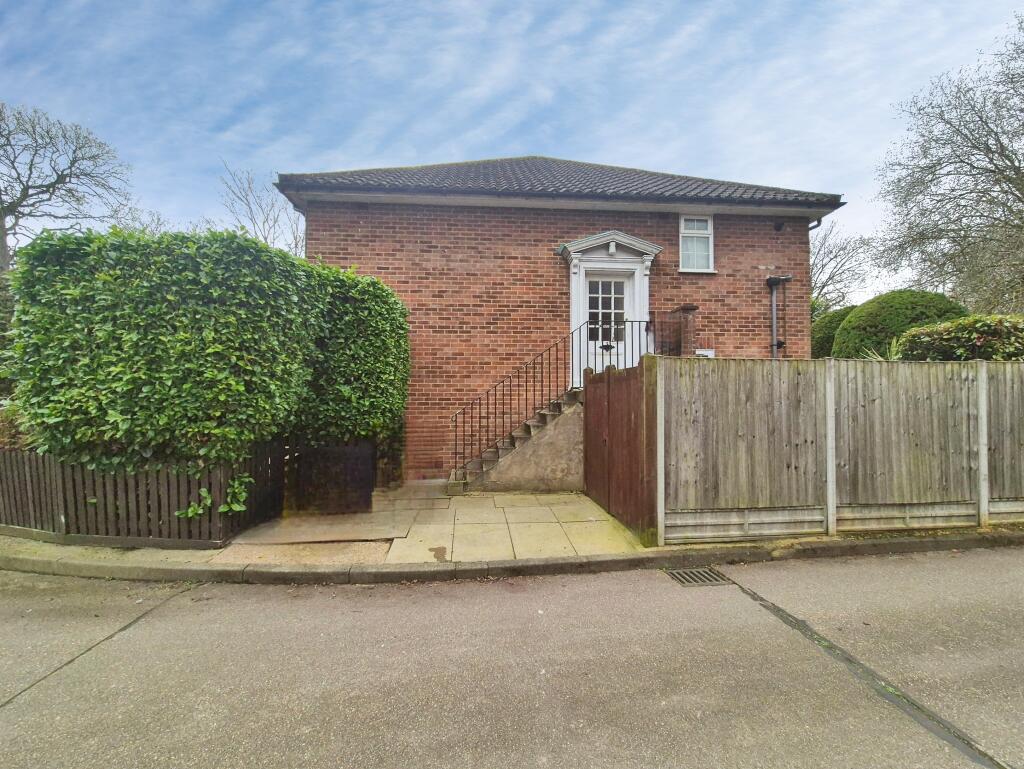 Main image of property: Oadby, LE2, London Road