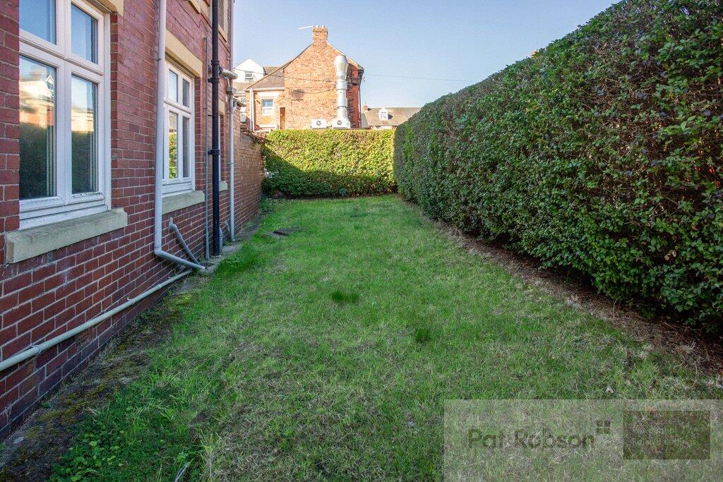 Apartment in Newcastle upon Tyne - More