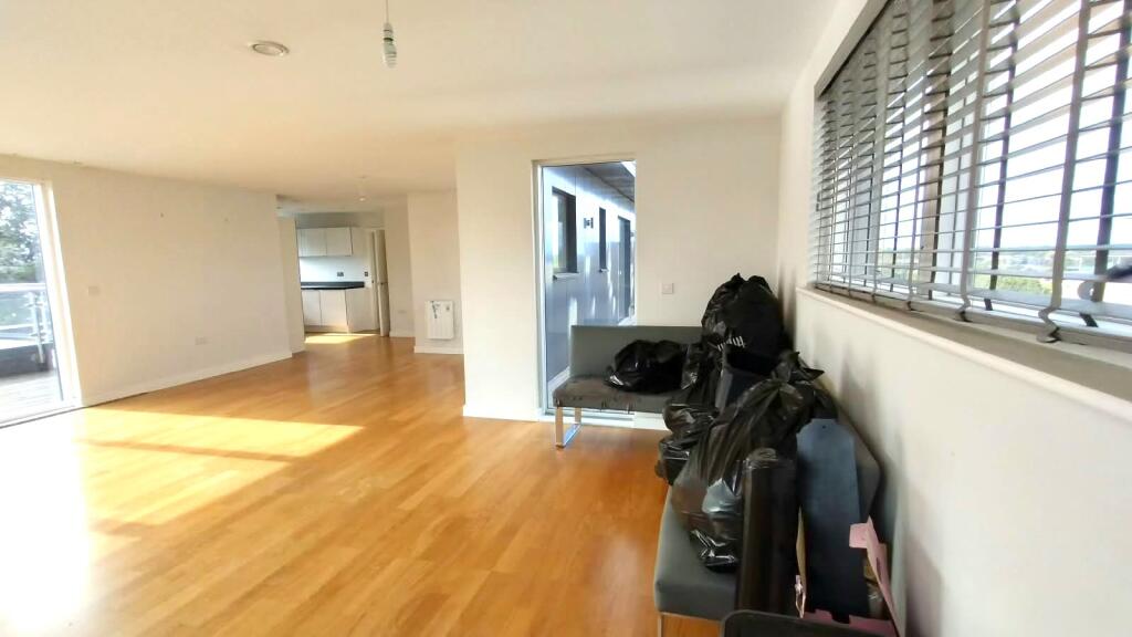 Apartment in Bracknell, Easthampstead - View 4