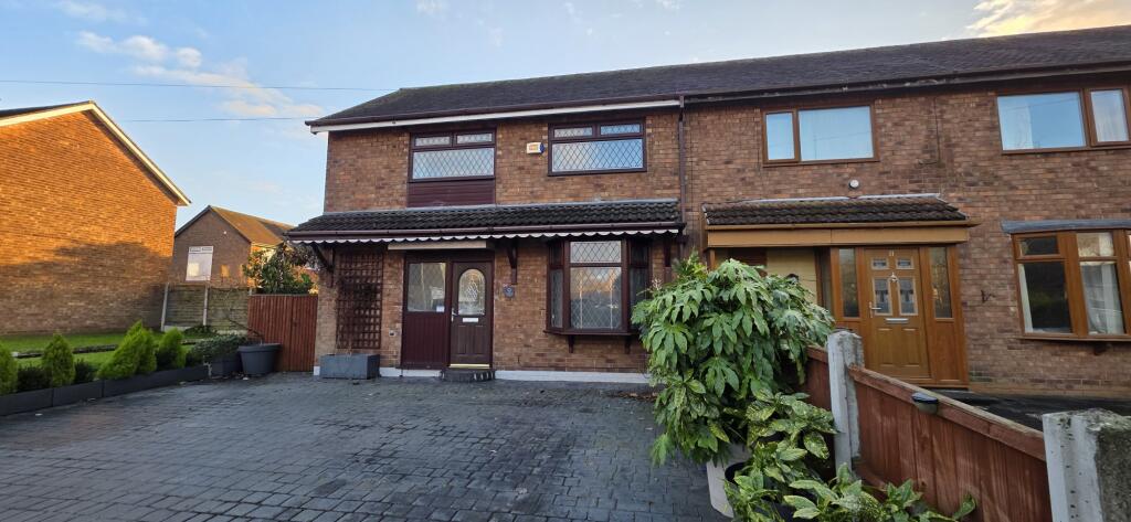 Main image of property: Stratford Gardens SK6