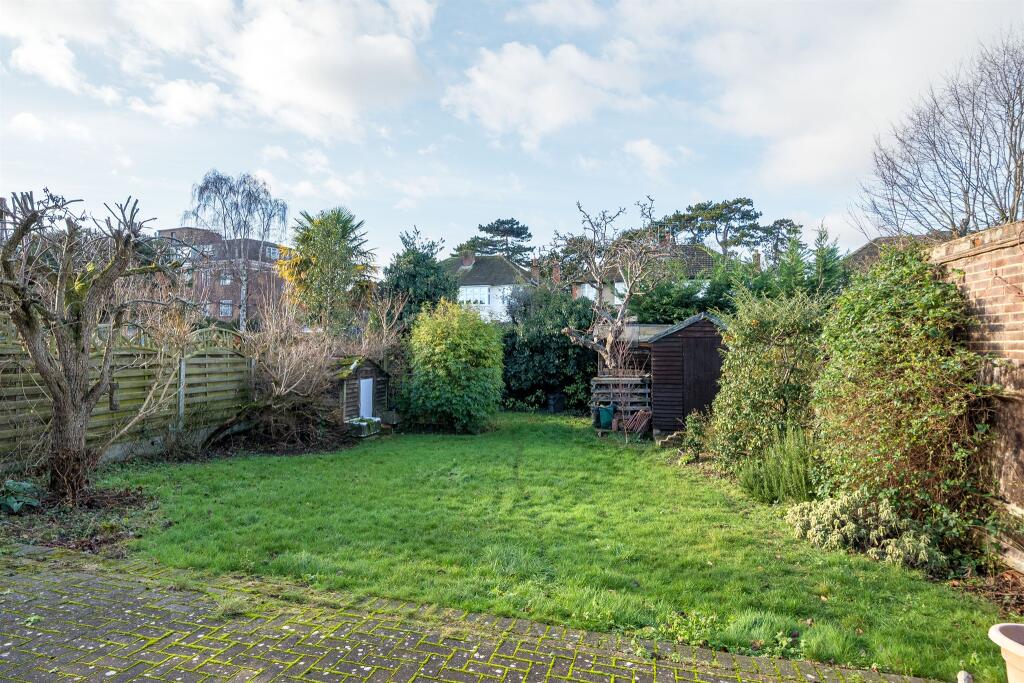 Firtree Walk, Enfield photo 2