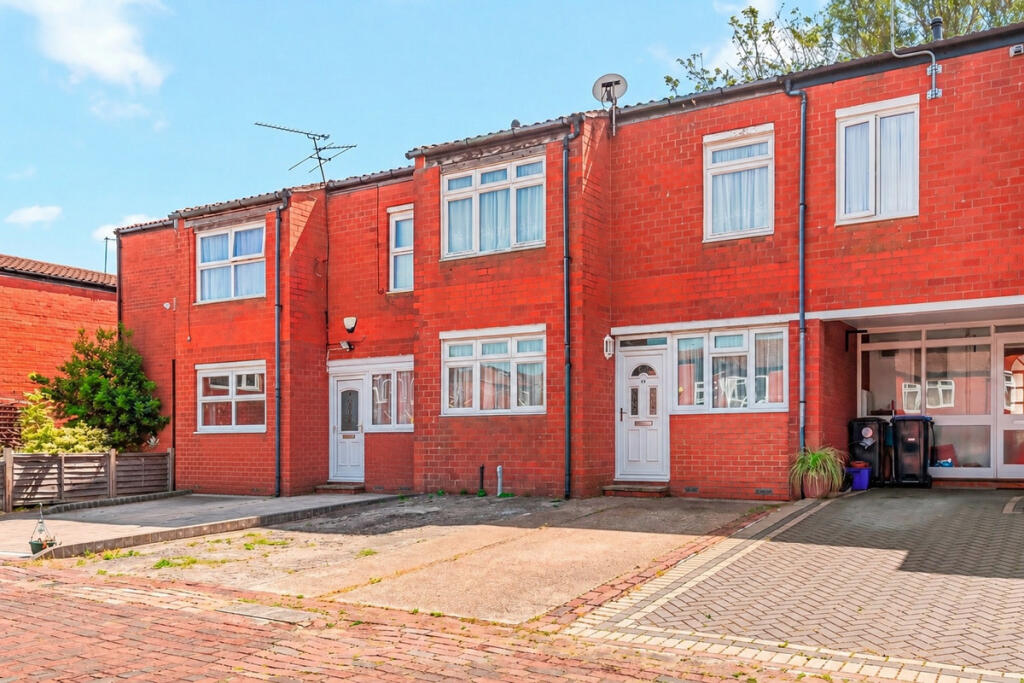 3-bed terraced on DANIEL THOMAS | Newteswell Drive, Waltham Abbey, EN9 1QF, £410,000