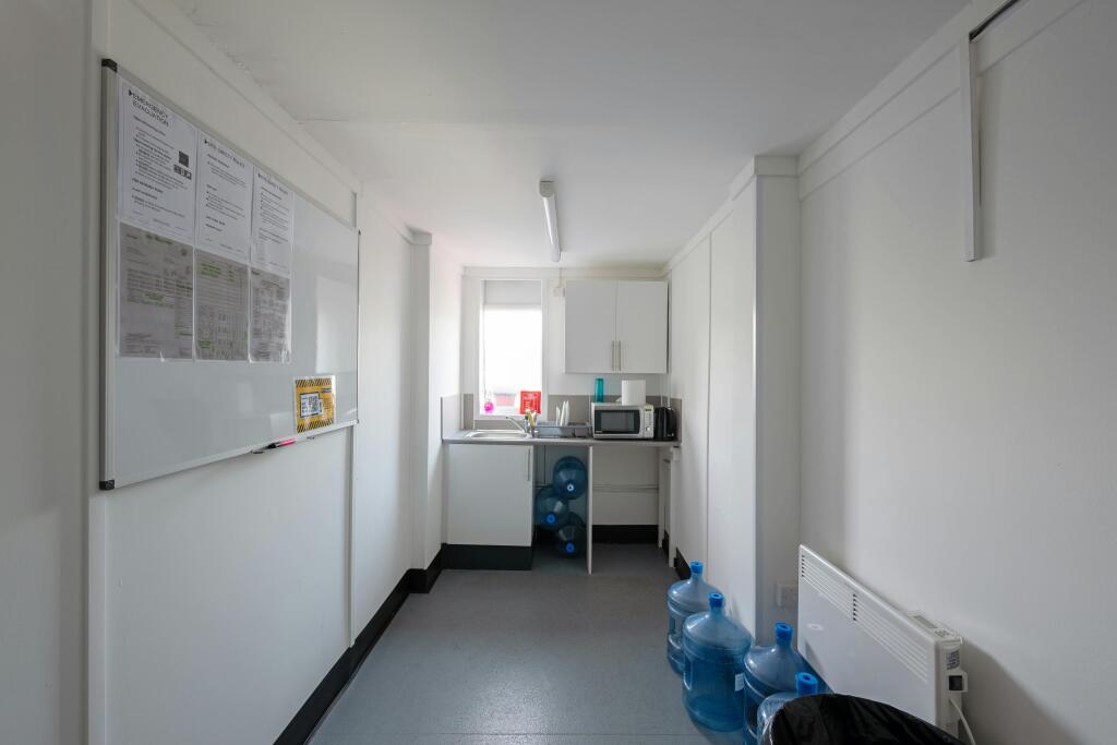 Unit 3, Redkiln Close, Horsham-32.jpg