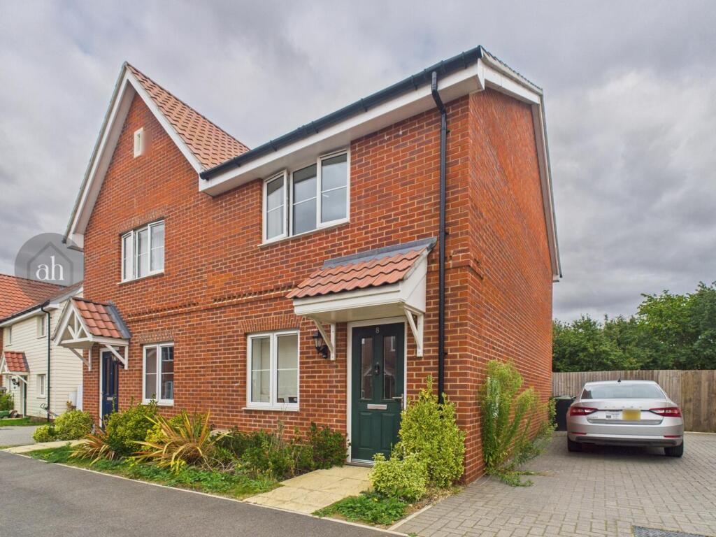 2-bed semi-detached on Farthing Land, Elmswell, £260,000