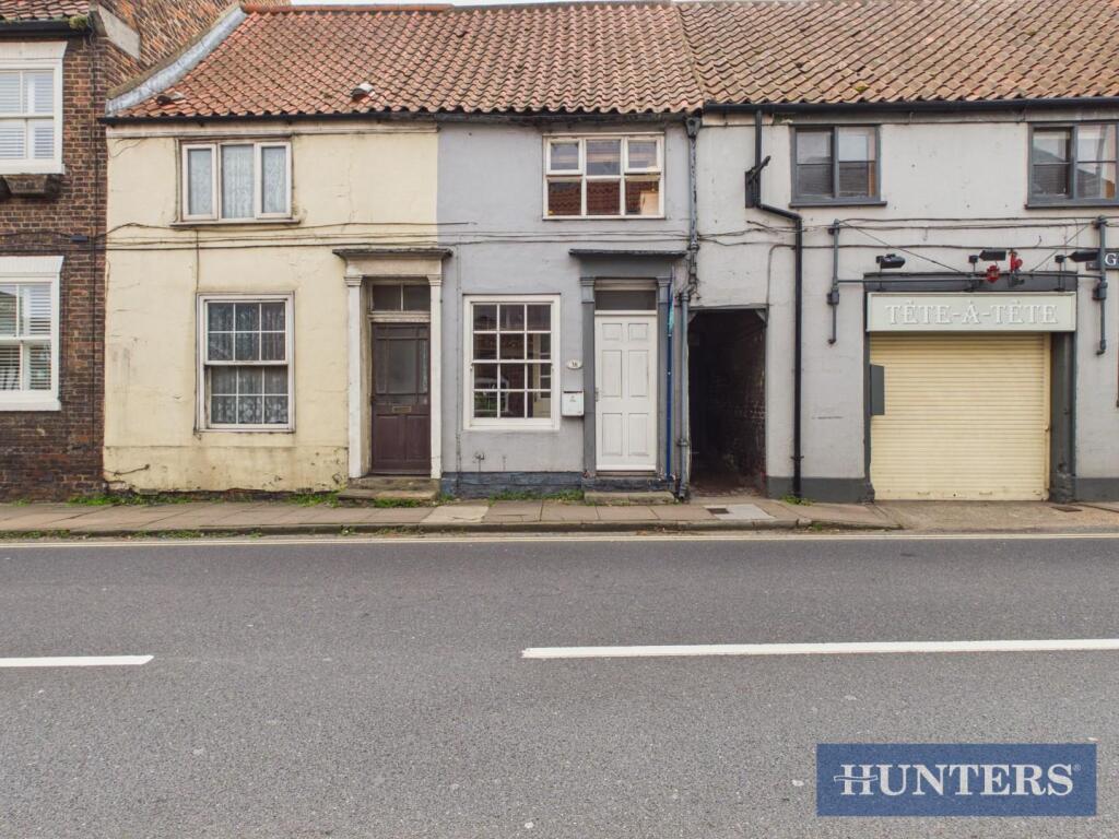 2-bed house on Beckside, Beverley, HU17 0PD, £155,000