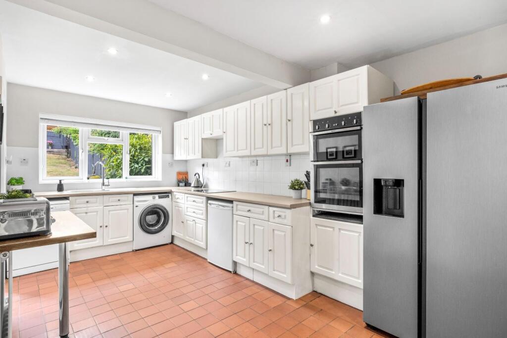House in Hemel Hempstead, Amersham - More