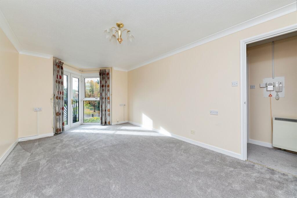 Roseacre Gardens, Welwyn Garden City photo 2