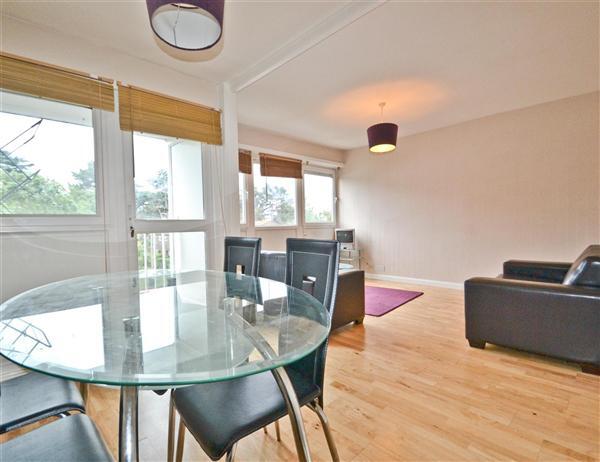 Apartment in London, Lennox Estate, Roehampton - View 5