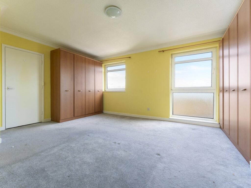 Apartment in Sutton - View 5