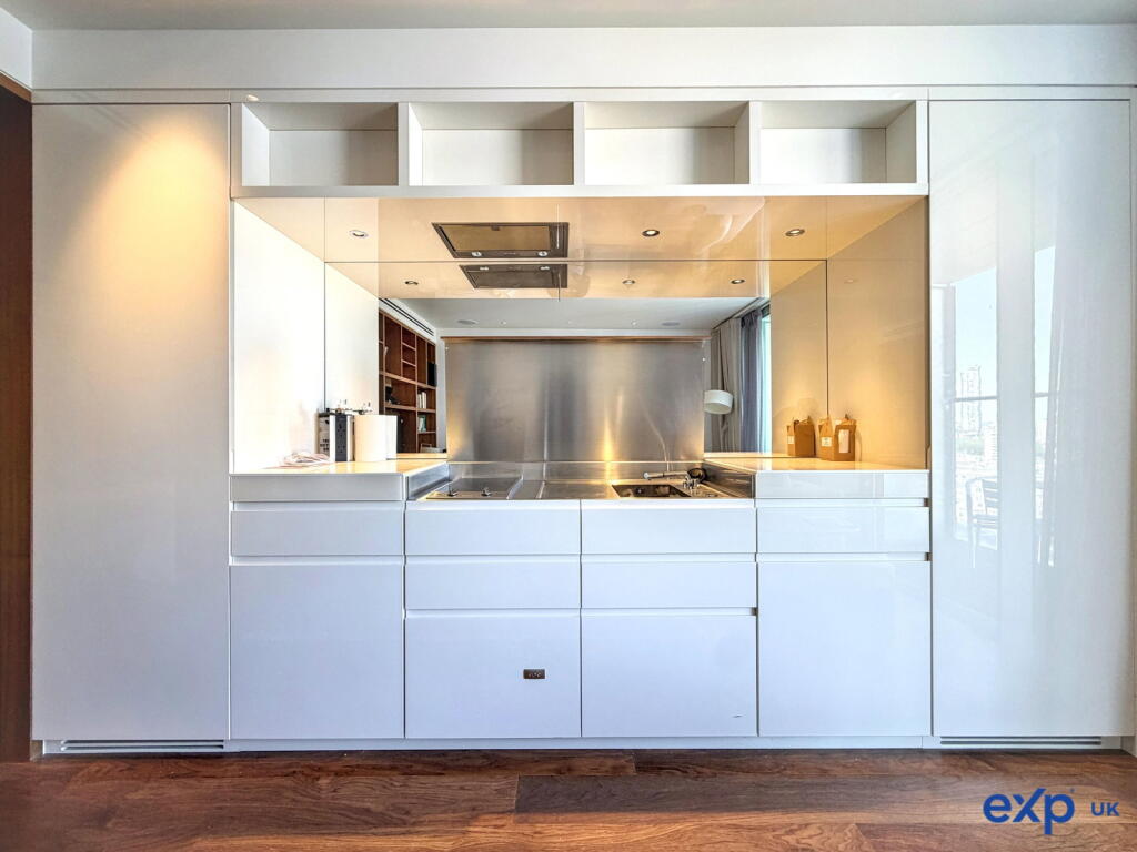 Apartment in London - More