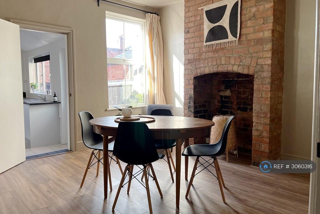 House in Nottingham, The Meadows - View 2