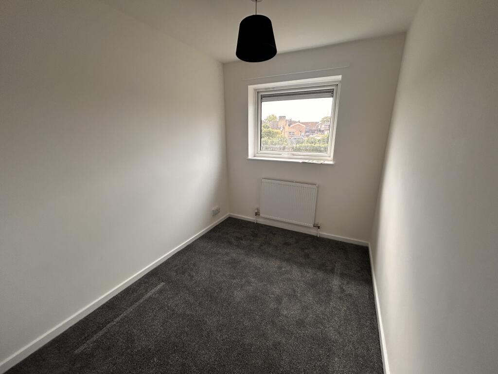 Apartment in Sandy, Beeston - More