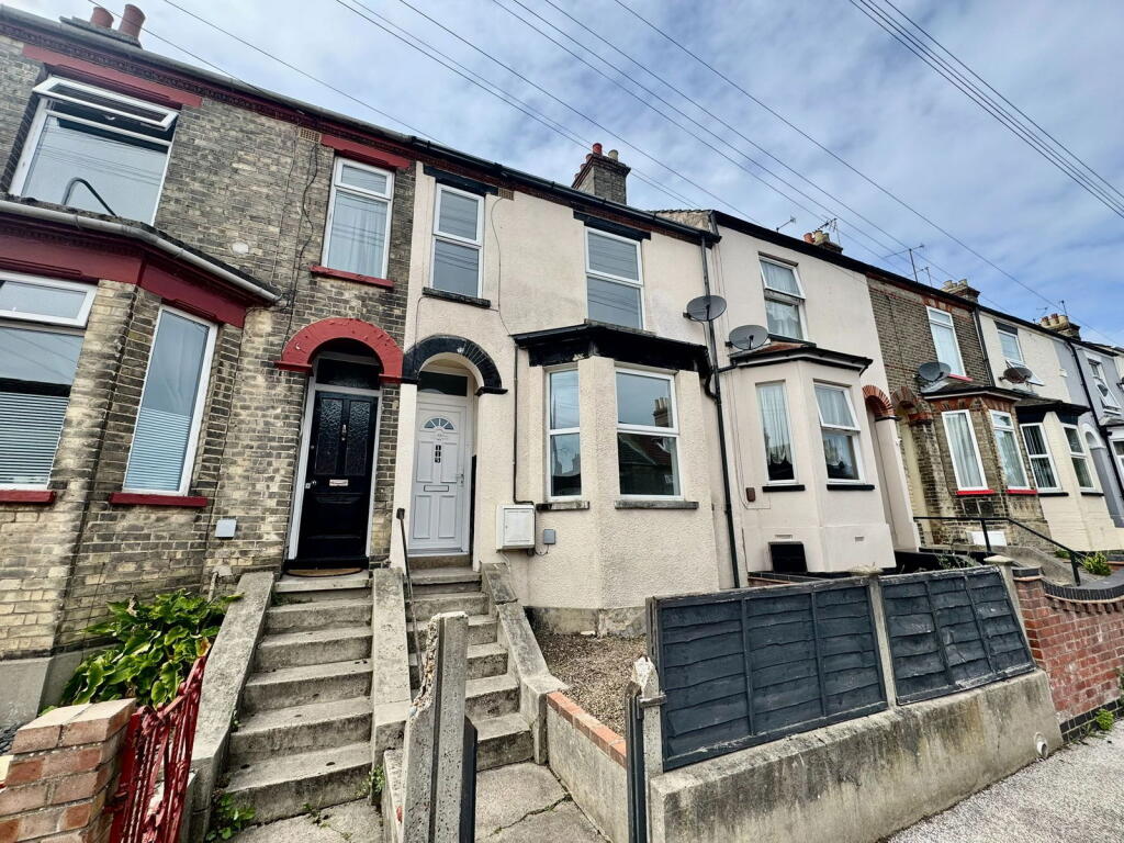 Main image of property: Rotterdam Road, Lowestoft, NR32 2EY