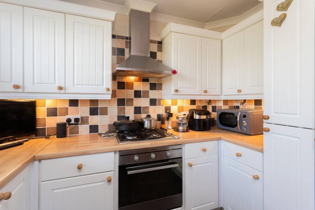 House in Kirkcaldy - More
