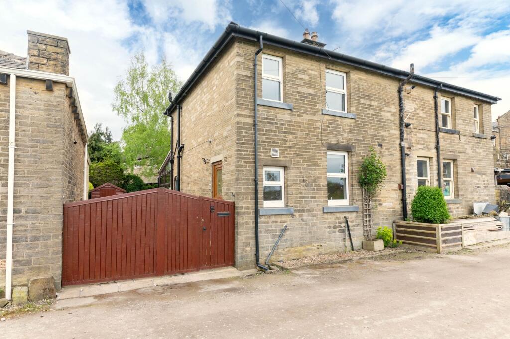 Field View House, Pilling Lane, Skelmanthorpe, HD8 photo 4