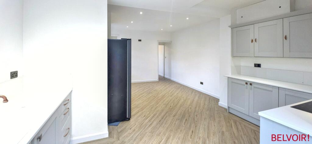 House in Tamworth, Staffordshire - More