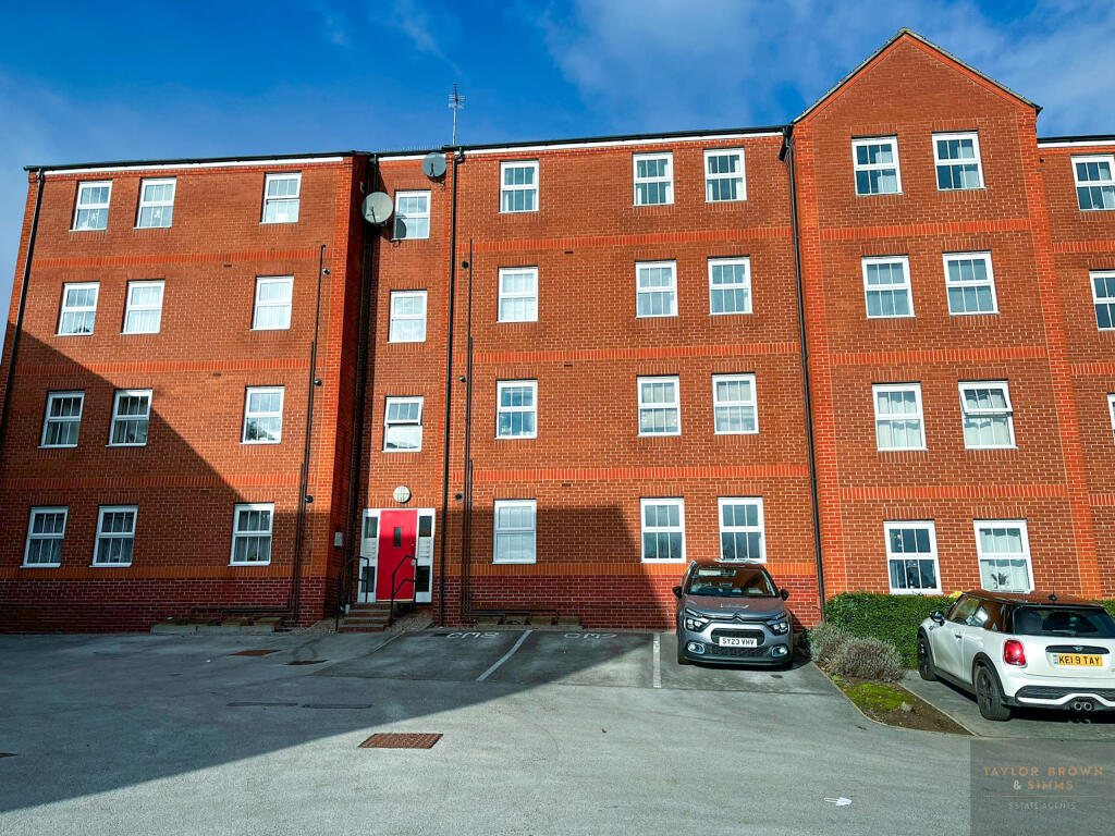 2-bed flat on Canning Mews, Park Road, Ilkeston, Derbyshire, £89,500