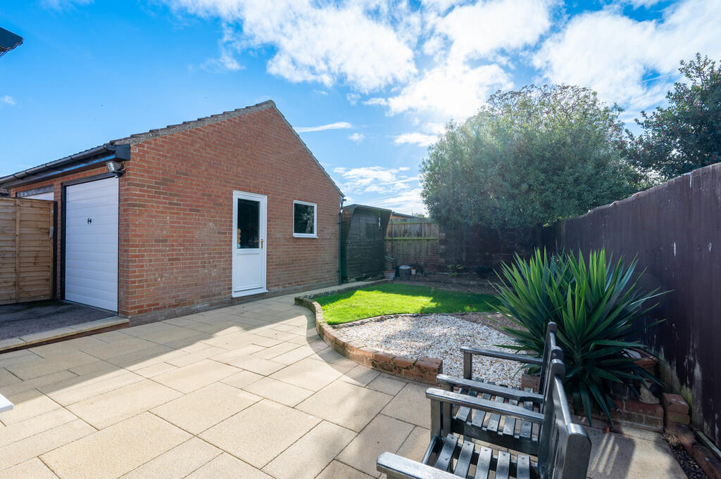 White Horse Close, Felixstowe photo 4
