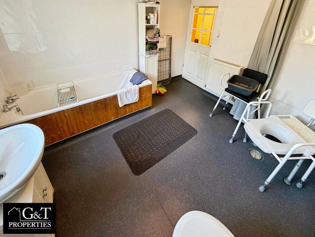 House in Dudley, West Midlands - View 6