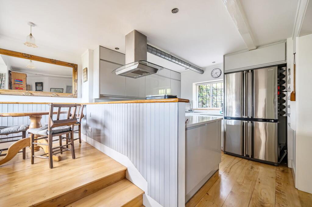 Blackdown, Haslemere, GU27 photo 4