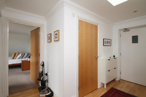 Apartment in Croydon - View 2
