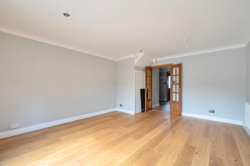 House in Watford - View 5