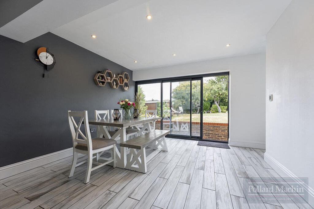 House in Croydon - More
