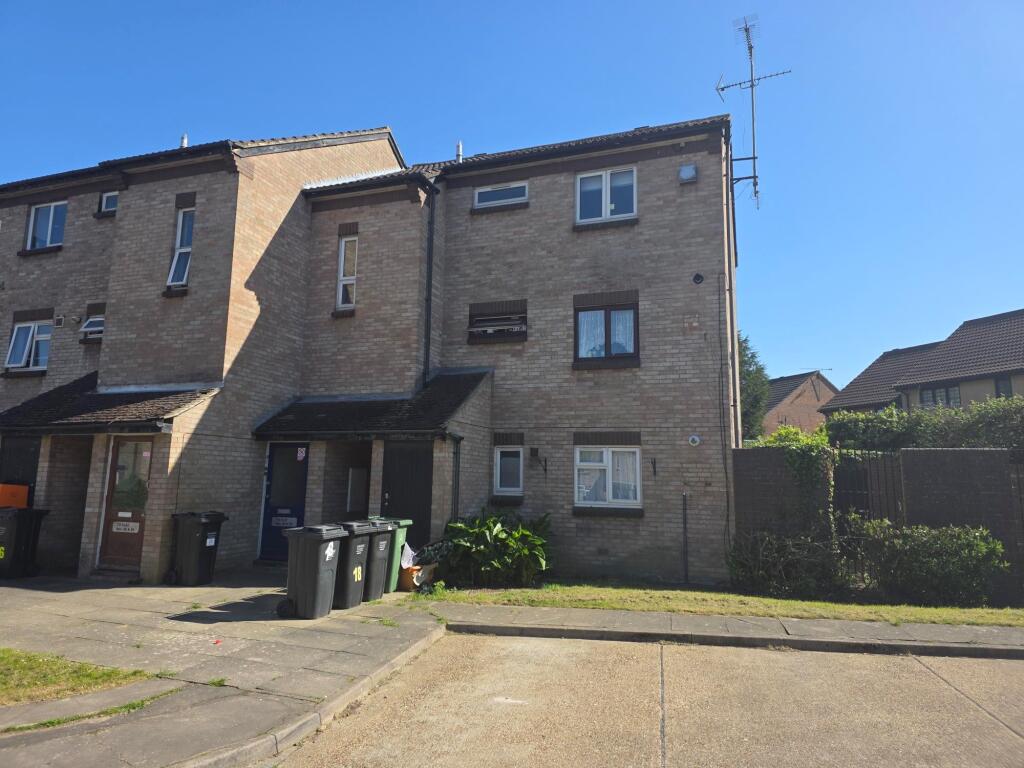 Main image of property: 18 Hollands Walk, Essex, SS16 4QQ