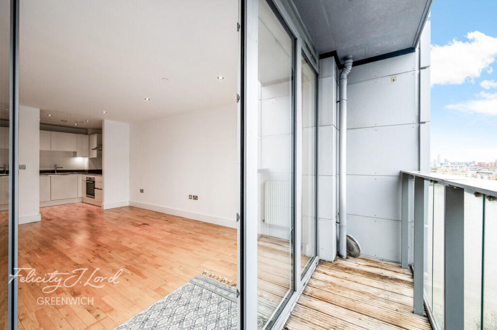 2-bed apartment on Dowells Street, Greenwich, SE10 9GE, £525,000