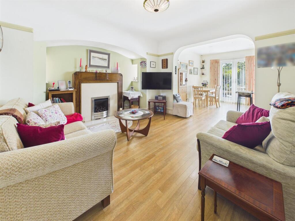 House in Gloucester - View 4