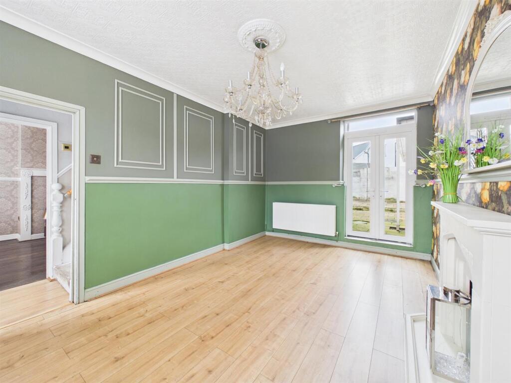 House in Porthcawl, Nottage - More