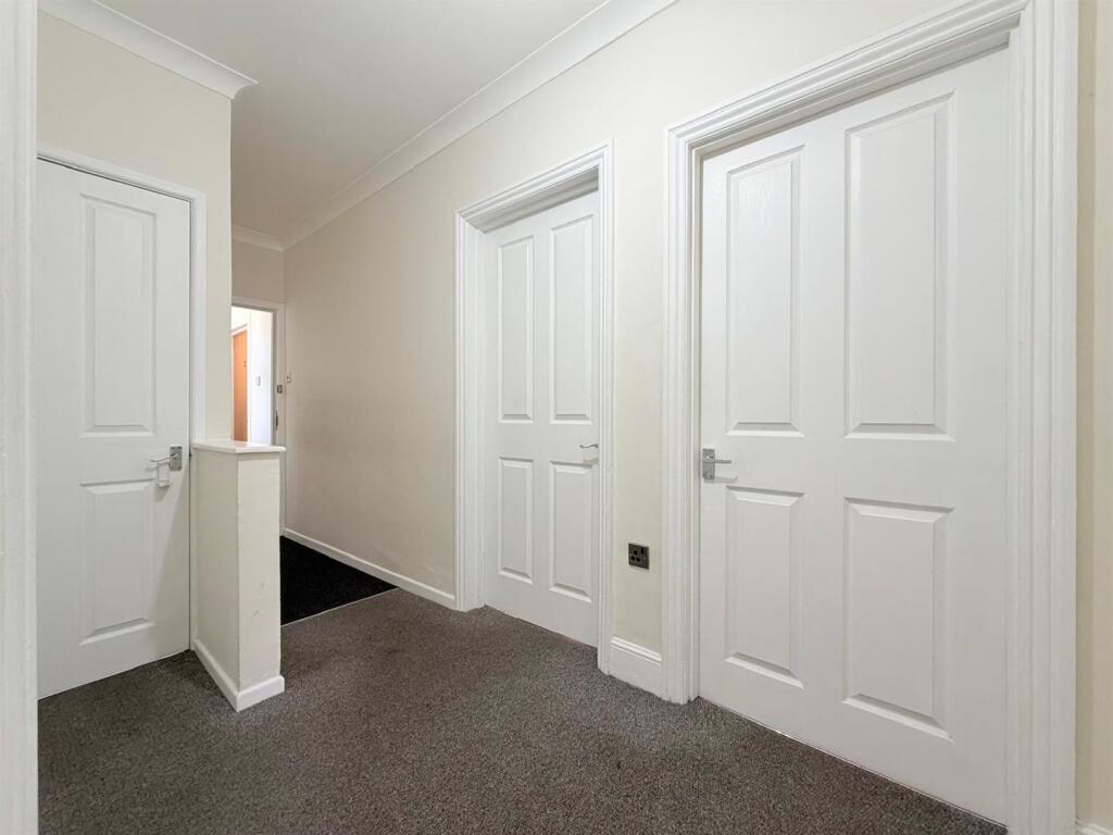 Apartment in Poole - More