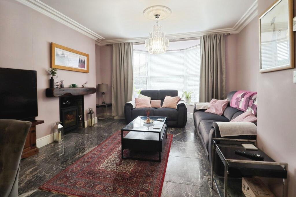 House in Pontypridd, Trallwn, Graigwen - View 3