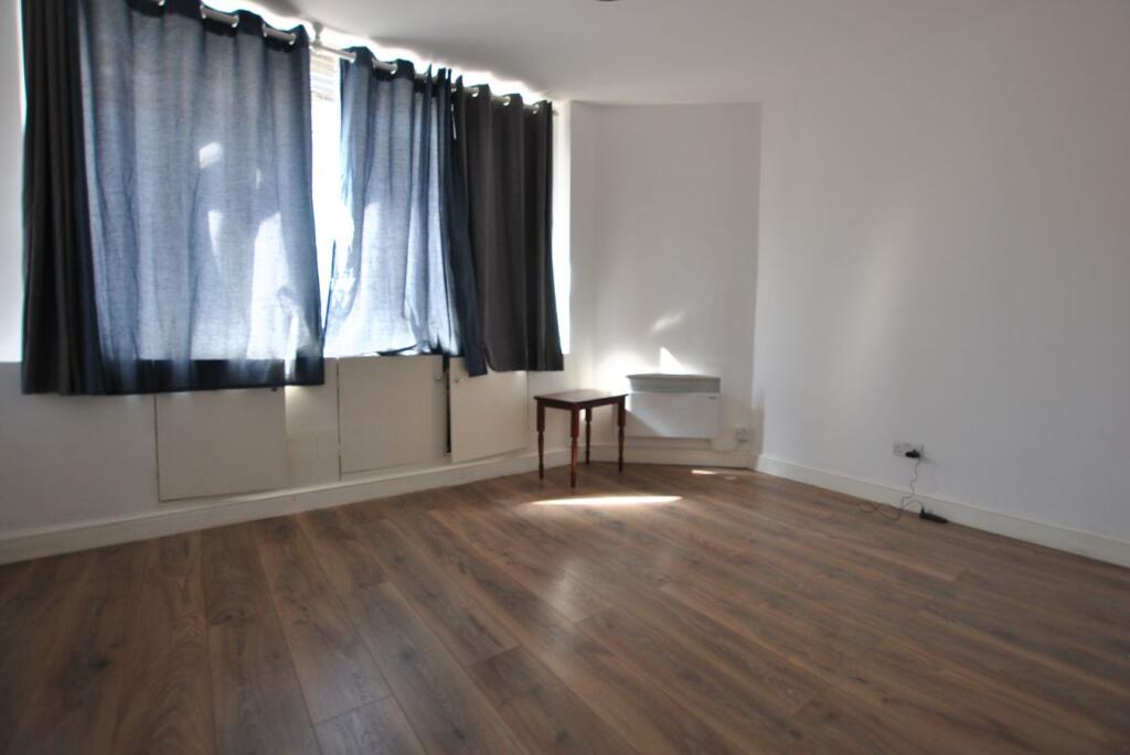 Apartment in Rochester - More