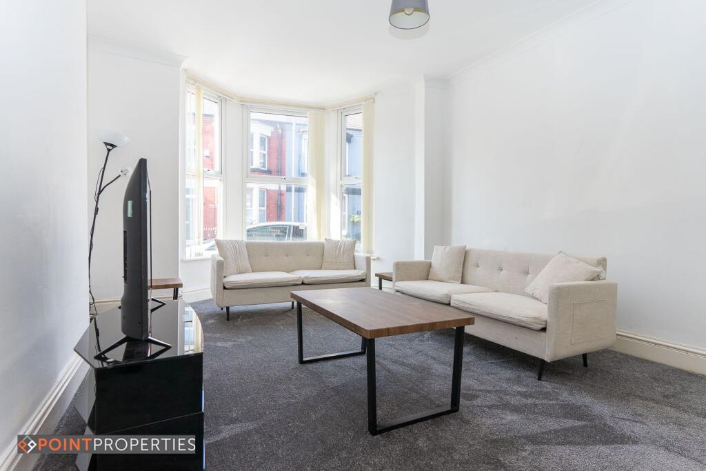 House in Liverpool, Wavertree - More