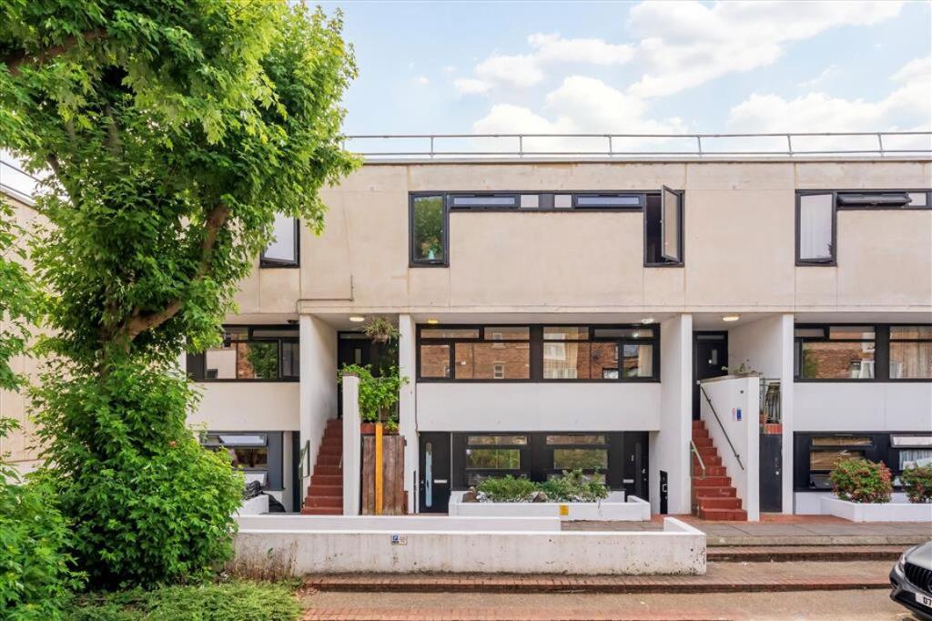 Main image of property: Maiden Lane, Kings Cross