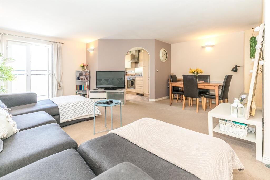 Apartment in Worcester - View 4