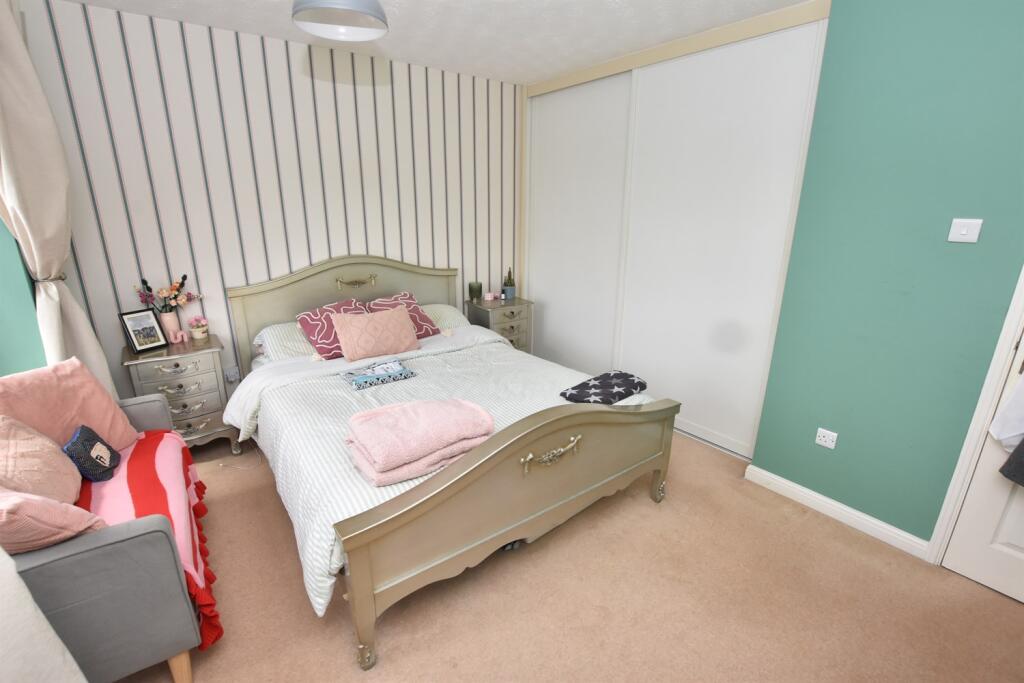 House in North Kesteven, Kirkby la Thorpe - More