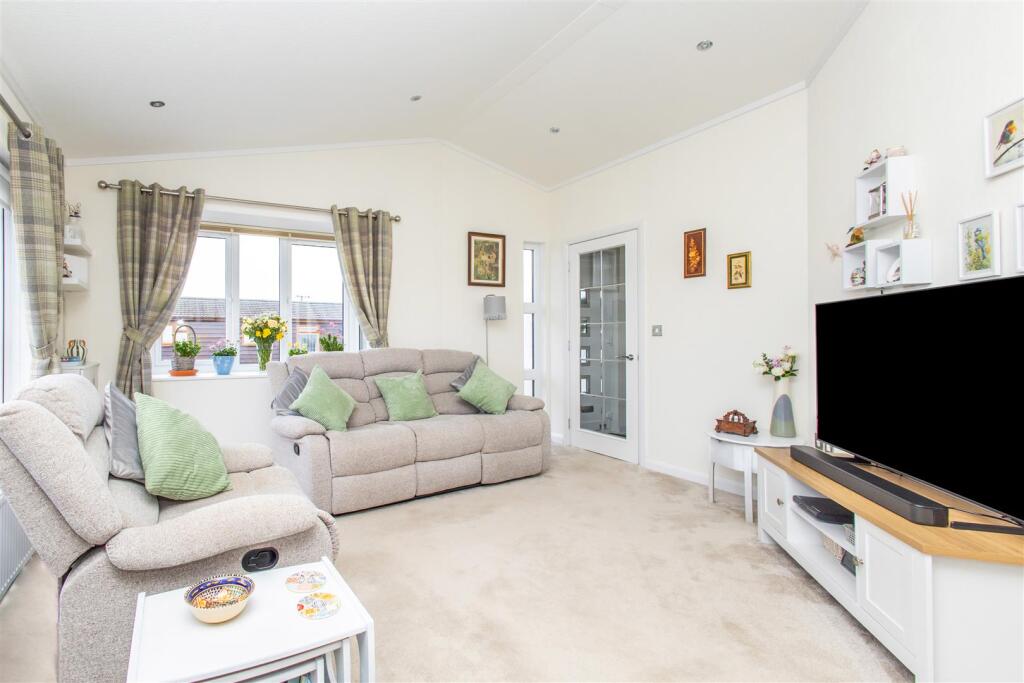 Whitecotes Residential Park, Ryther Road, Ulleskelf, Tadcaster photo 2