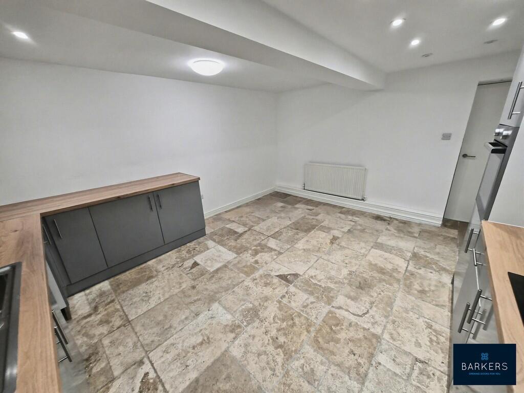 Bradford Road, Batley photo 3