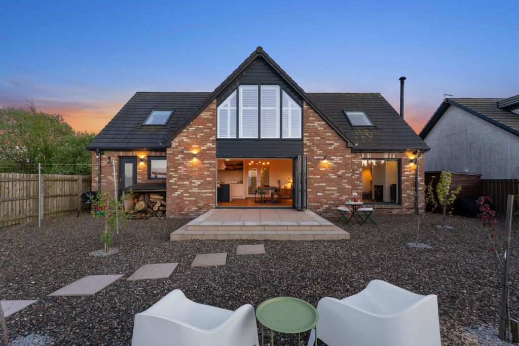 Main image of property: 10a Craiglaw, Dechmont, West Lothian, EH52 6LU